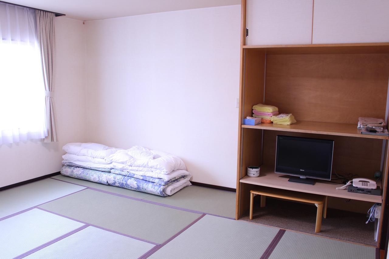 Fuji-Shi Business Hotel Furuiya Ryokan Fuji  Esterno foto